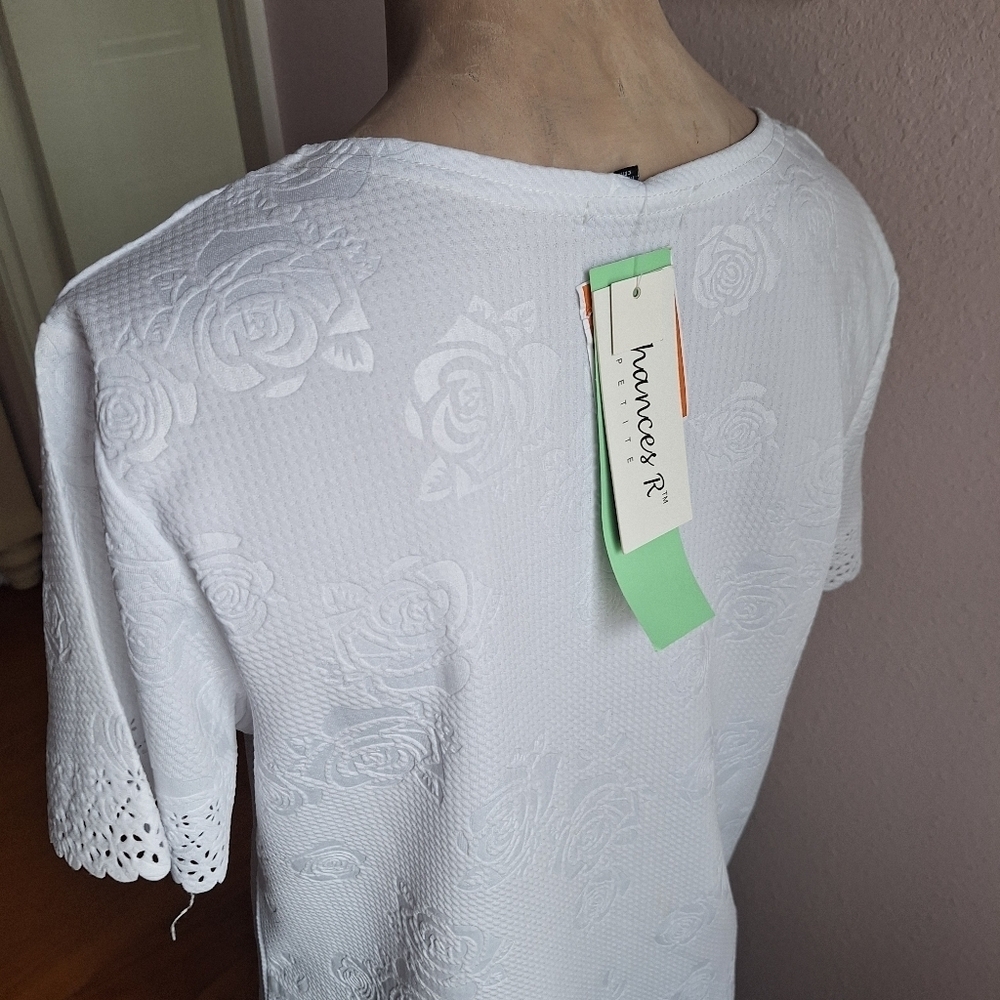 Chances R white PL Eyelet top - Picture 2 of 12